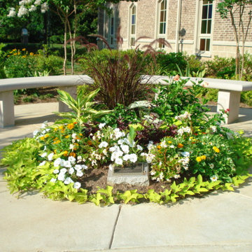 Planters & Urns