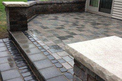 This is an example of a contemporary patio in Detroit.