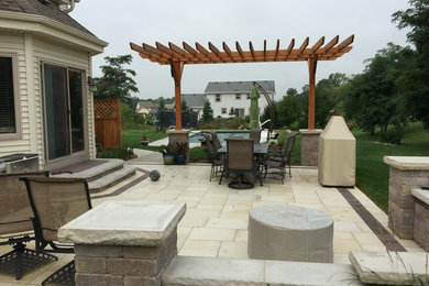 This is an example of a traditional patio in Milwaukee.