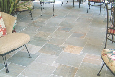 Inspiration for a timeless patio remodel in Raleigh