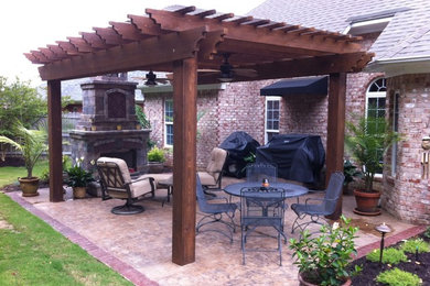 Example of a classic patio design in Jackson