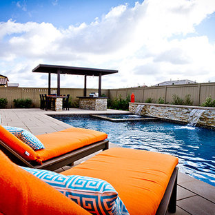 Example of a trendy patio design in Los Angeles