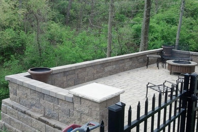 Design ideas for a traditional patio in Cincinnati.