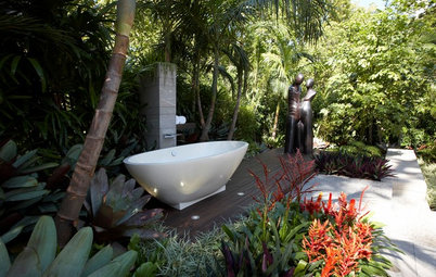 Take it Outside: 10 Ideas for Outdoor Bathrooms