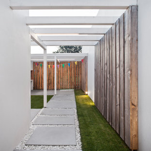 Ispirazione per un patio o portico nordico