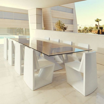 Rest Outdoor Dining Table and Chairs
