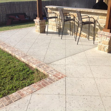 Rock Salt Finish Concrete w/Brick Border