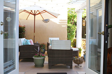 Example of a classic patio design in San Diego