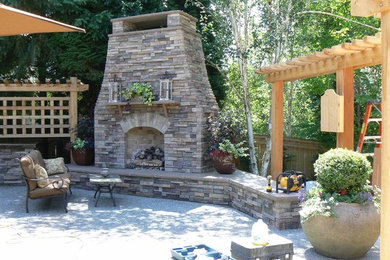 Example of a classic patio design in Seattle