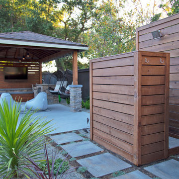 Rustic Modern Outdoor Entertainment Retreat