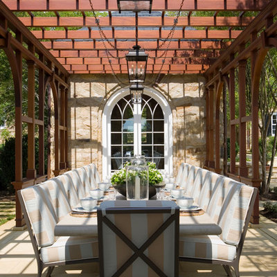 Example of a classic patio design in DC Metro with a pergola