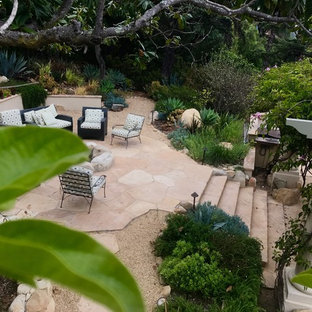 Esempio di un patio o portico mediterraneo