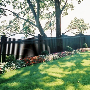 Scalloped Connecticut Picket Fence