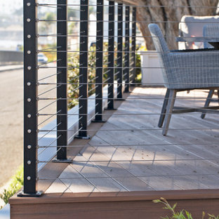 Immagine di un patio o portico mediterraneo di medie dimensioni e davanti casa con pedane