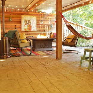 Esempio di un patio o portico classico