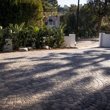 Sherman Oaks - Modern Fan Paver Driveway - View 6