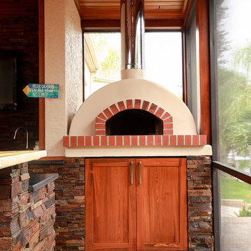 Siesta Key outdoor kitchen, bar, pizza oven