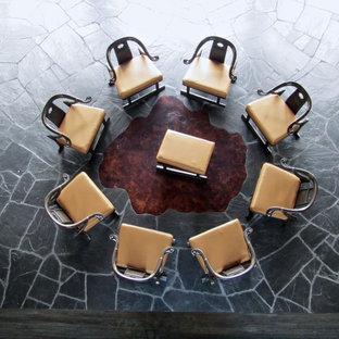 Immagine di un patio o portico etnico in cortile e di medie dimensioni con pavimentazioni in pietra naturale e un gazebo o capanno