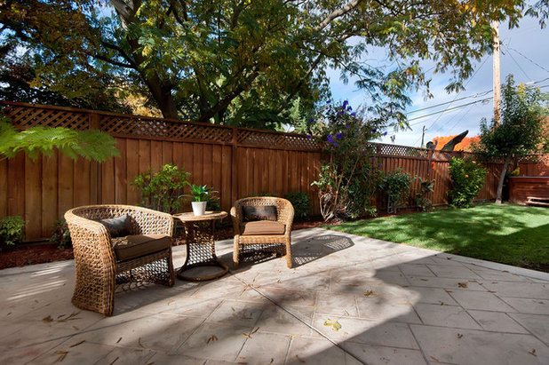 American Traditional Patio by mark pinkerton  - vi360 photography