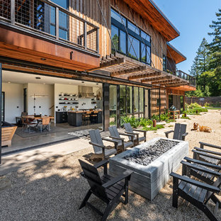 Patio - industrial patio idea in San Francisco