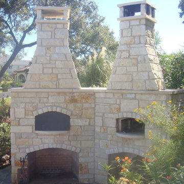 Spicewood Fireplace and Wood-burning Oven