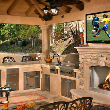 Sports Bars & Outdoor Kitchens