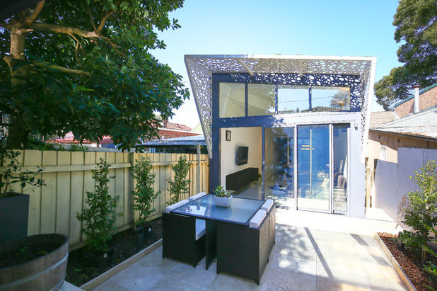 Contemporary Patio by Nathalie Scipioni Architects