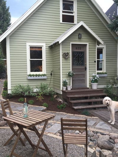 Shabby-Chic Style Patio Steamboat CottageaMy Houzz: Charming Cottage Getaway in Steamboat Springs