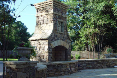 Example of a classic patio design in Atlanta