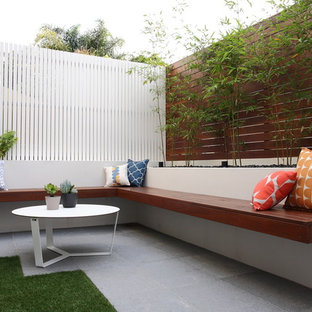Inspiration for a contemporary patio in Sydney.