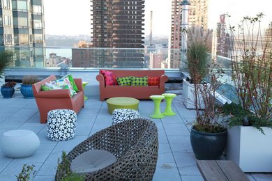 Inspiration for a modern patio remodel in New York