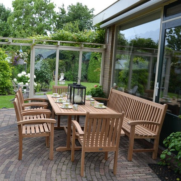 Terrassen- und Gartenmöbel aus Holz