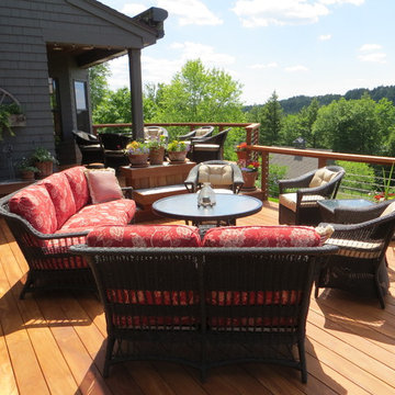 The deck is complete with new furniture!