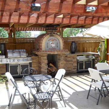 The Jordan Family Wood Fired Pizza Oven & Patio Pizzeria in Texas