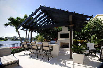 Inspiration for a patio remodel in Miami