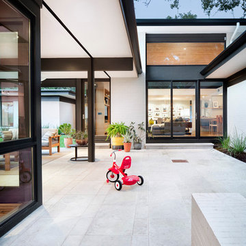 Three-Courts Residence