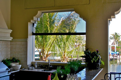 Example of a patio design in Miami
