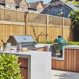 Photo of a traditional patio in London.