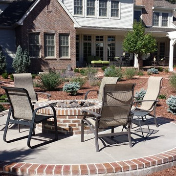 Traditional style with brick and sand finish concrete creates another gathering