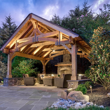 Transitional Style Outdoor Living Space