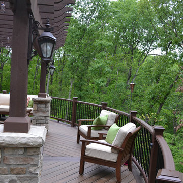 Trex Transcends Deck with Custom Curved Railing