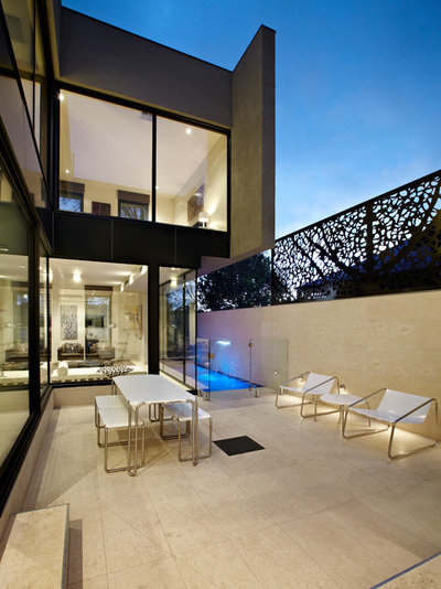 Contemporary Patio by Platinum Building Group