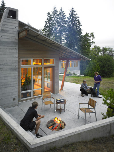 Modern Patio by Goforth Gill Architects