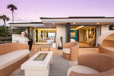 Patio - contemporary patio idea in Hawaii
