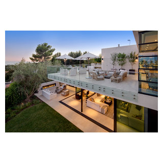 Warm Modern Indoor Outdoor Living - Contemporary - Patio - Los Angeles ...