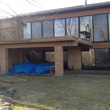 West Bloomfield MI Composite deck with Glass Railings