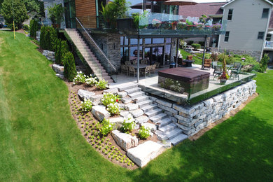 This is an example of a modern patio in Detroit.