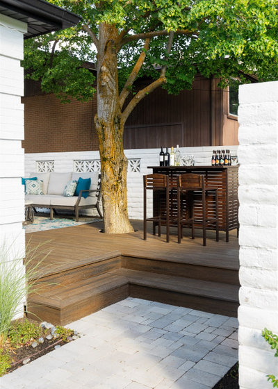 Transitional Patio by Landform Design Group