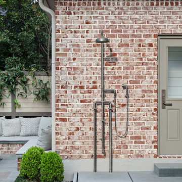 Wilmington Court - Outdoor Shower