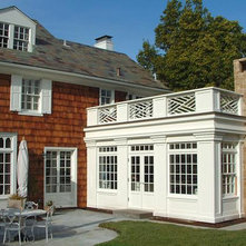 Traditional Patio by Wm. F. Holland/Architect